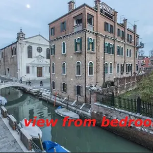 Susy Biennale - Canal View And Garden Venezia