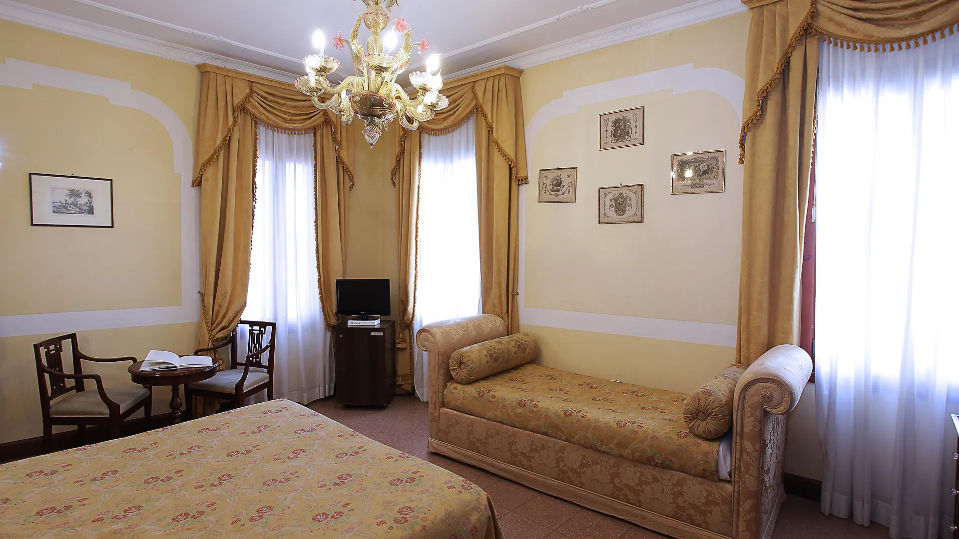 ***  Hotel San Moise Venice Italy
