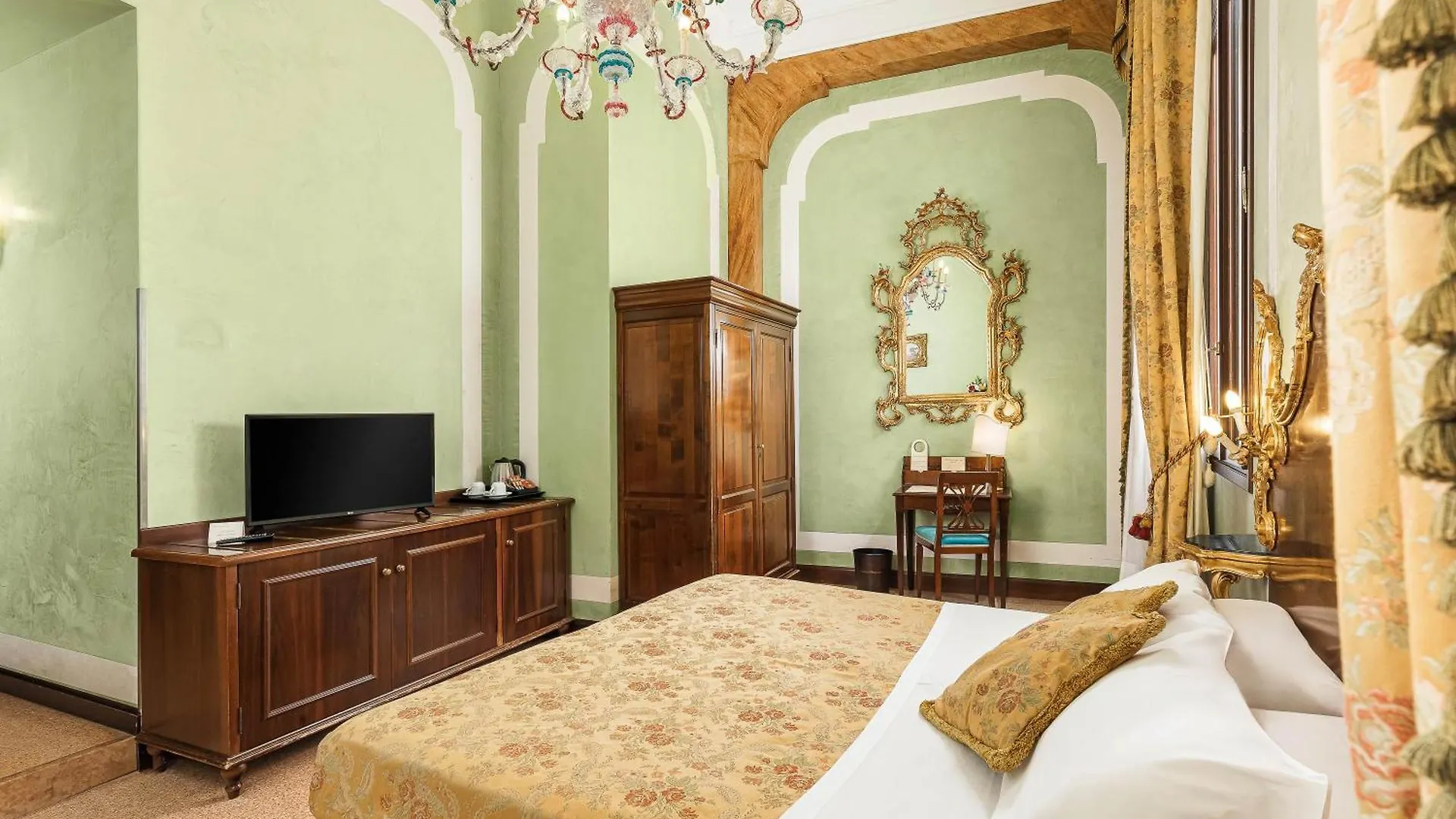 Hotel San Moise Venice