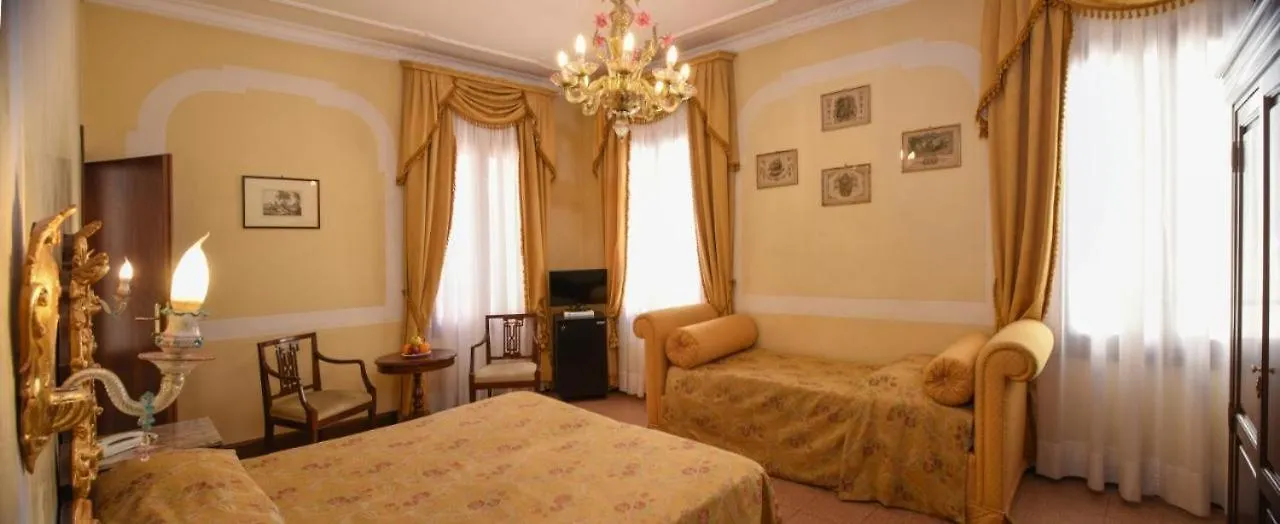 Hotel San Moise Venice Italy