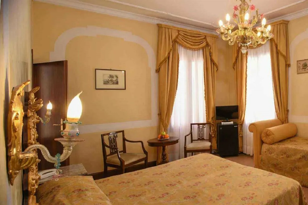 Hotel San Moise Venice