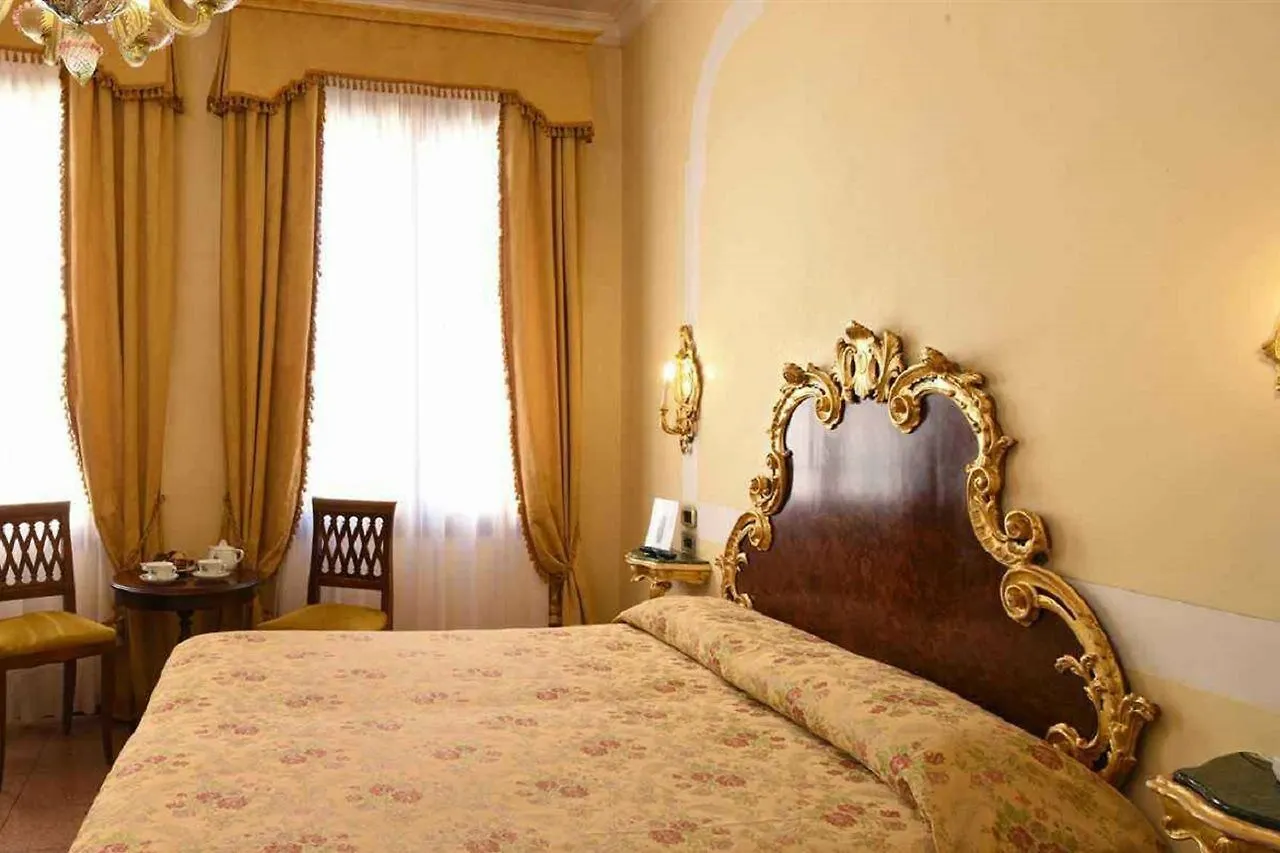 Hotel San Moise Venice Italy