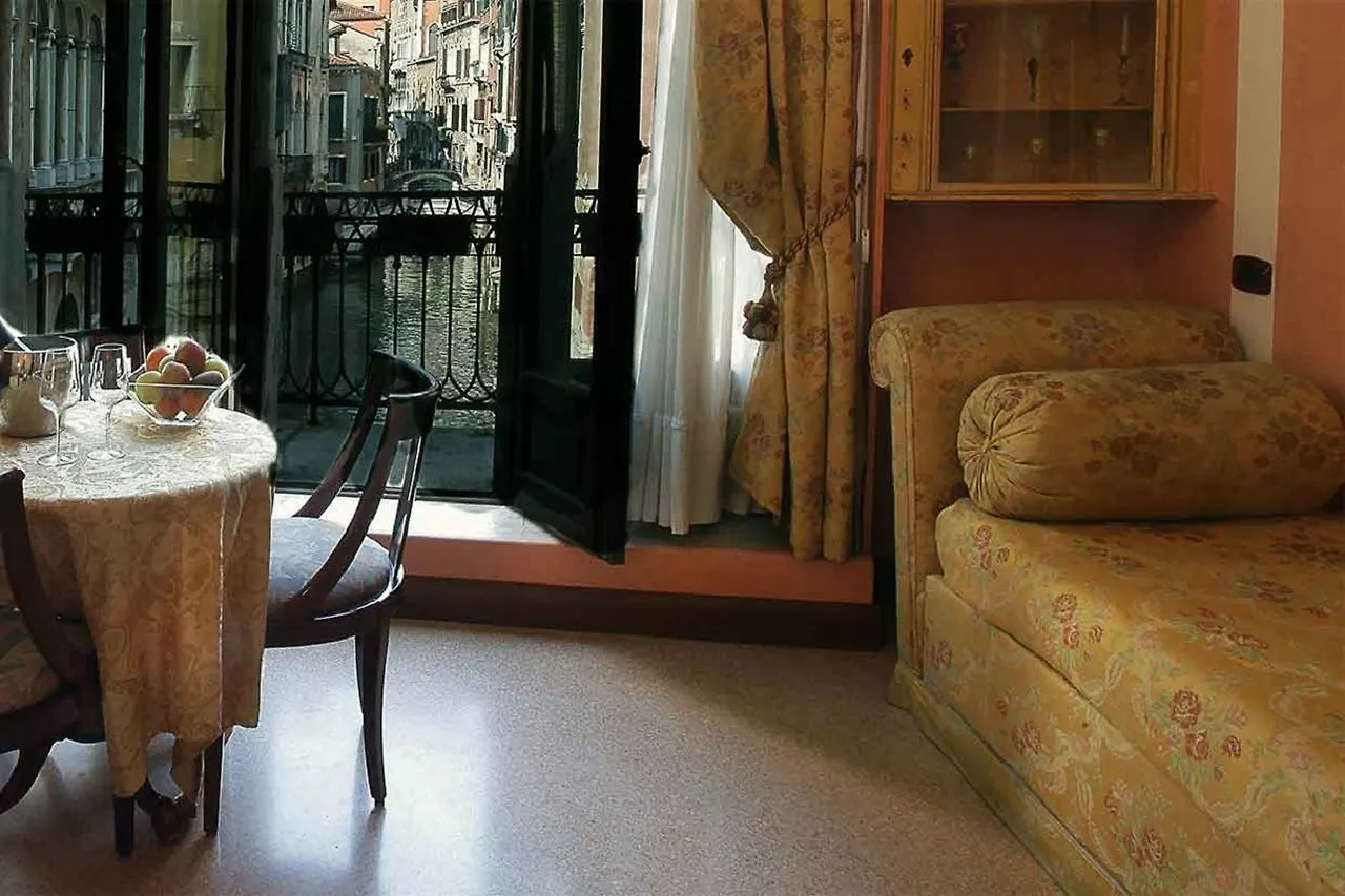 Hotel San Moise Venice