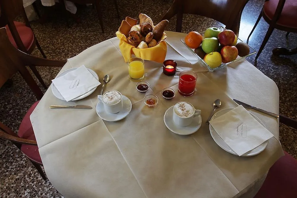 Hotel San Moisè Venetië 3*,  Italië